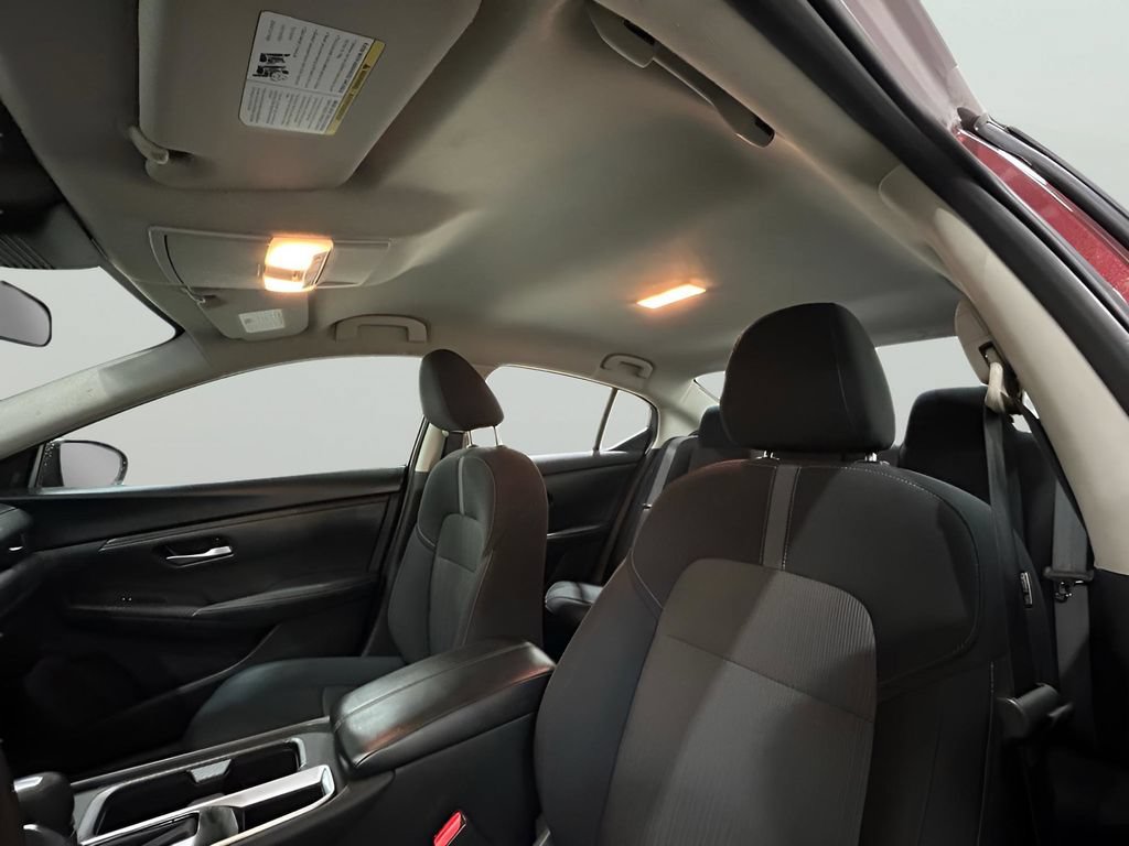 Used 2024 Nissan Sentra SV FWD image 11