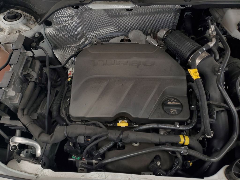 Used 2025 Buick Envista Preferred image 9