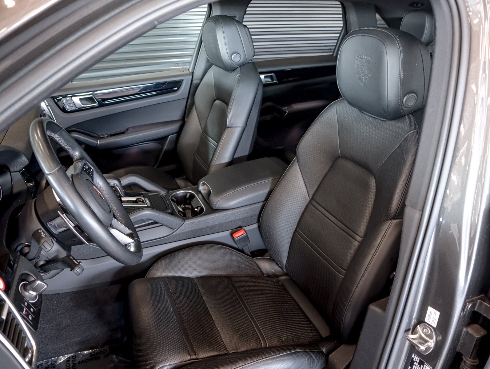 Certified 2023 Porsche Cayenne AWD/4WD image 5