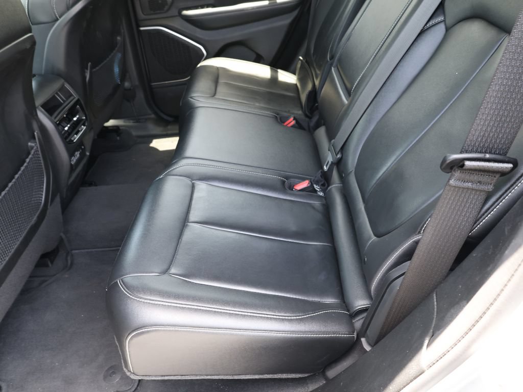 Used 2022 Jeep Grand Cherokee Limited RWD image 17