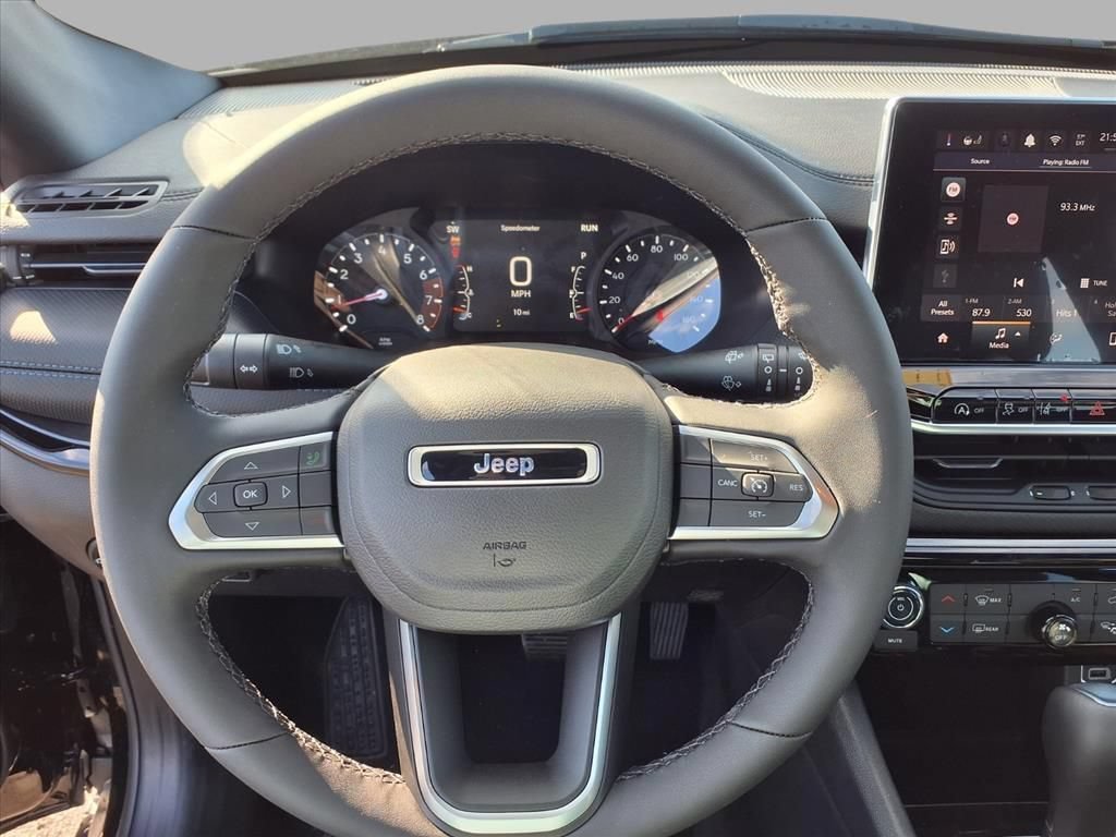 New 2026 Jeep Compass Latitude image 12