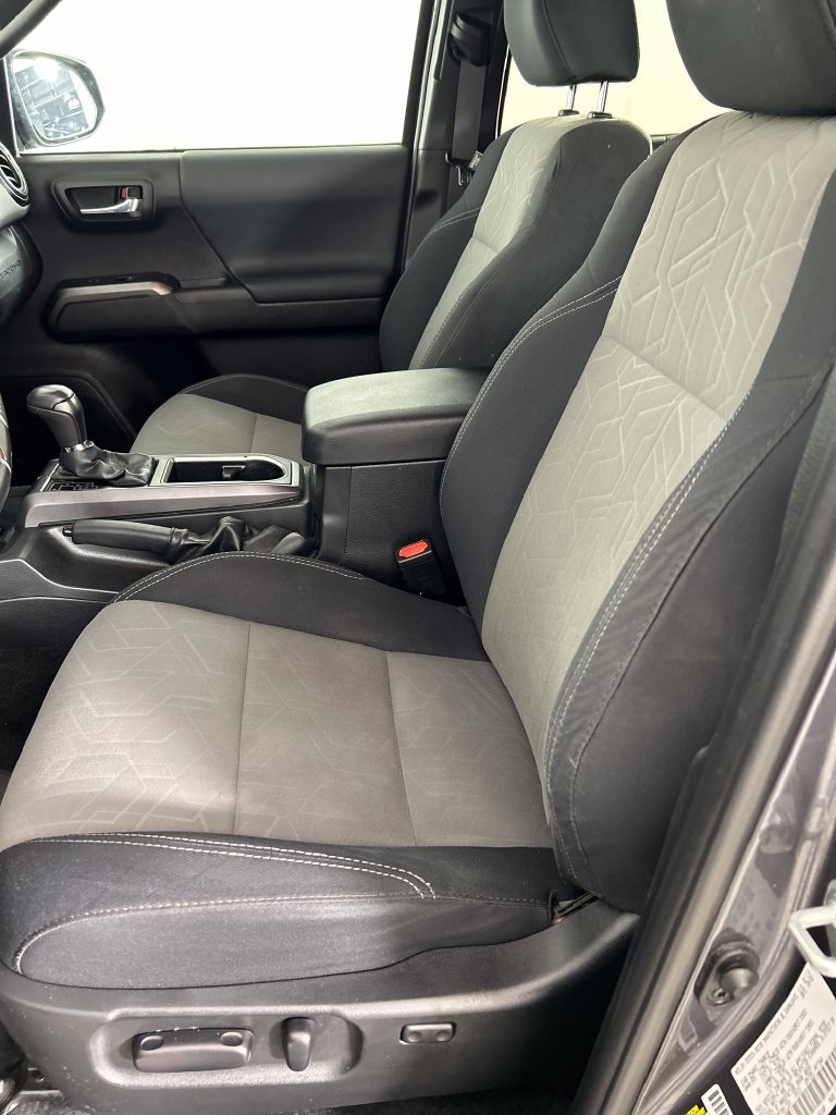 Used 2022 Toyota Tacoma TRD Sport AWD/4WD image 13