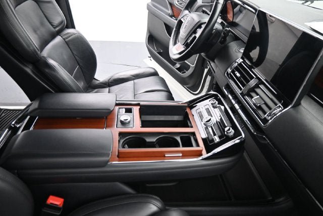 Used 2023 Lincoln Navigator Reserve AWD/4WD image 15