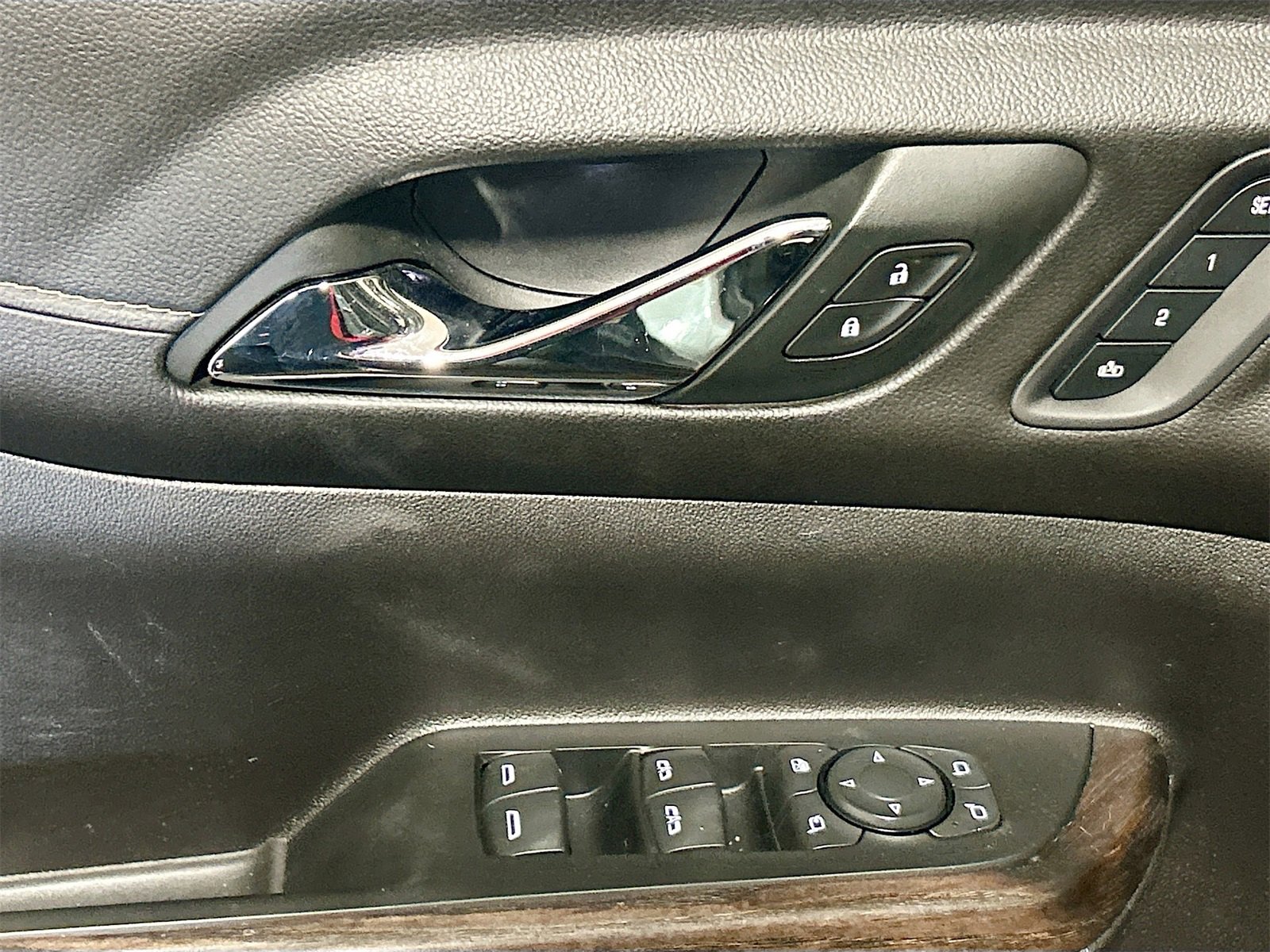 Used 2023 GMC Acadia Denali w/ Denali Technology Package image 18