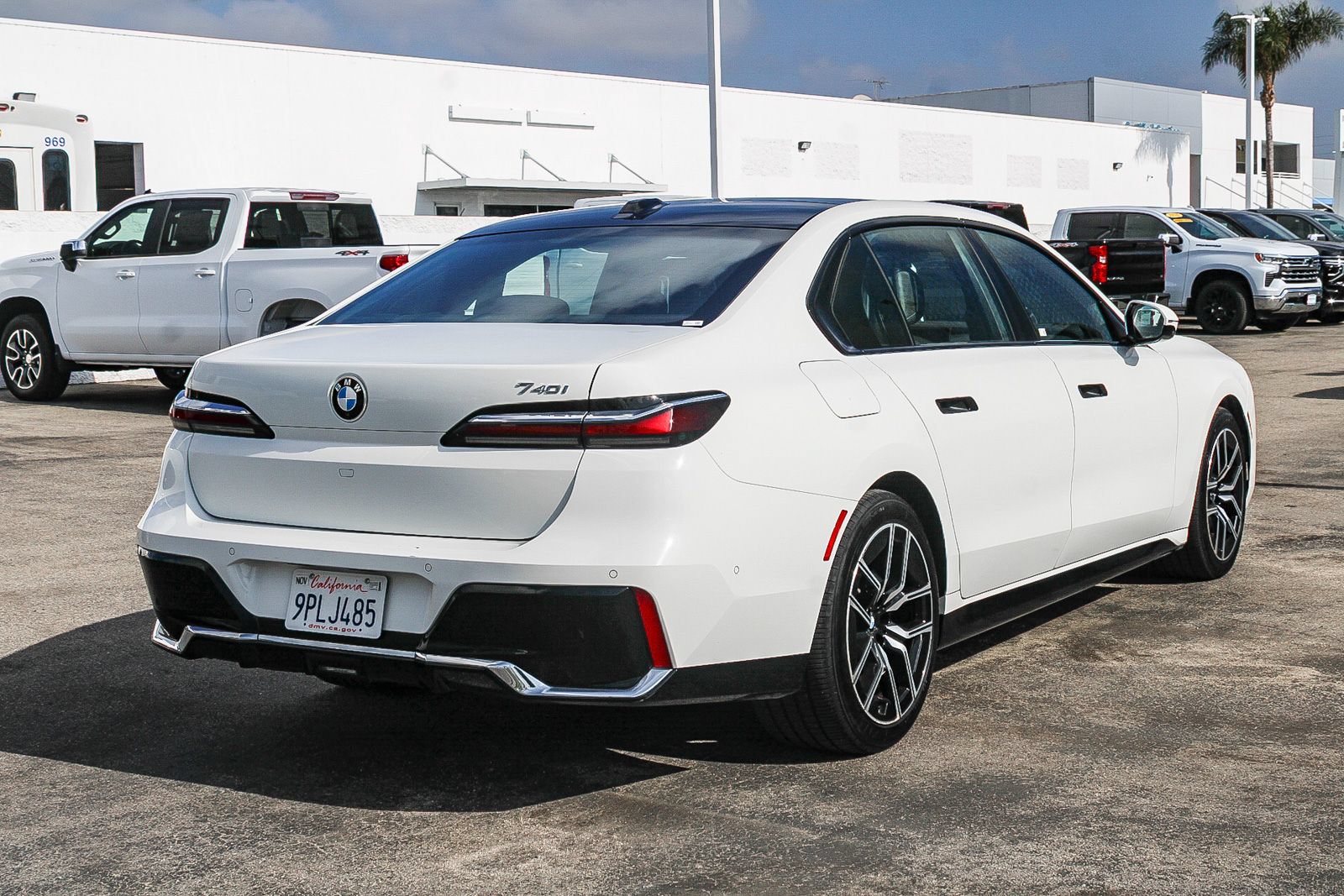 Used 2025 BMW 740i RWD image 4