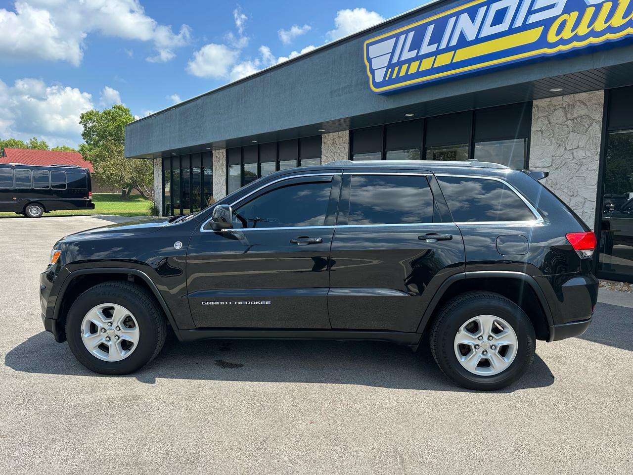 Used 2016 Jeep Grand Cherokee Laredo w/ Quick Order Package 23E AWD/4WD image 4