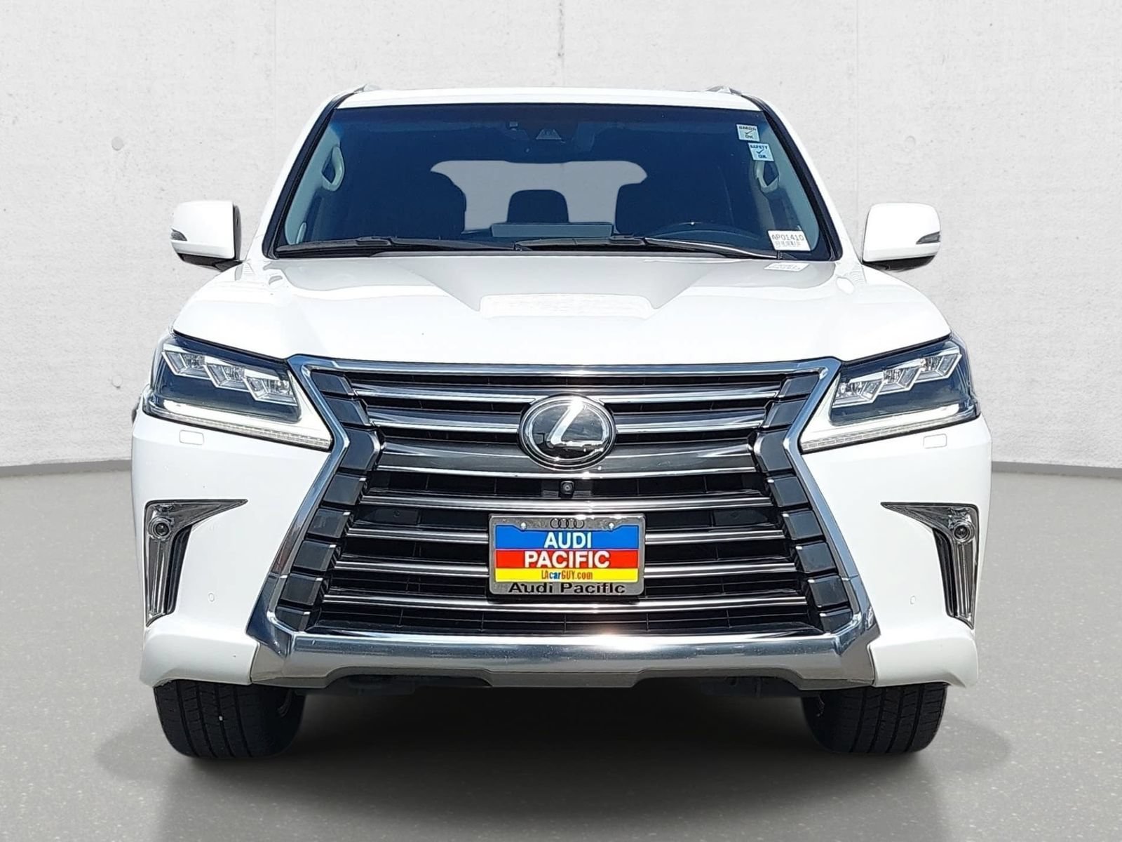 Used 2018 Lexus LX 570 4WD image 2