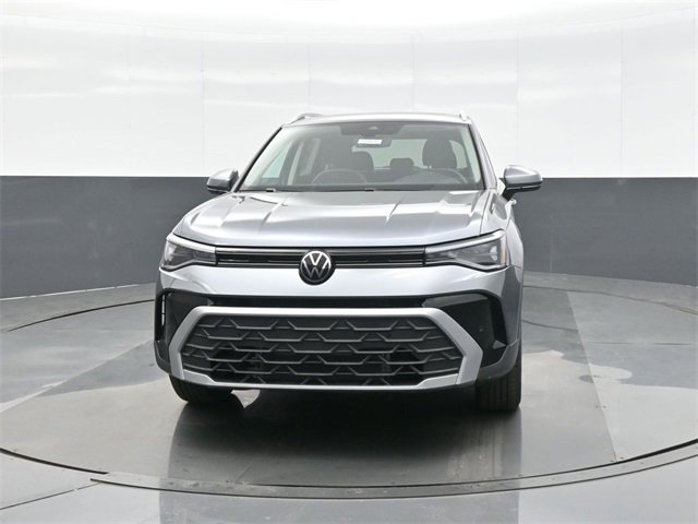 New 2026 Volkswagen Taos SE image 2