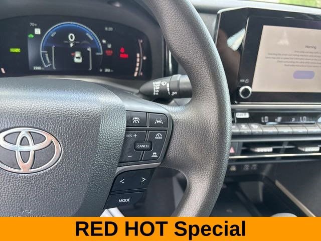 Used 2025 Toyota Camry LE image 18