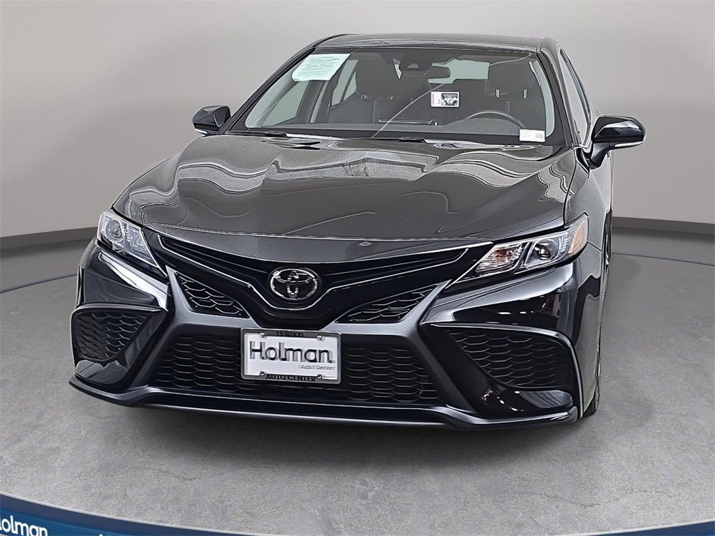 Used 2024 Toyota Camry SE image 9