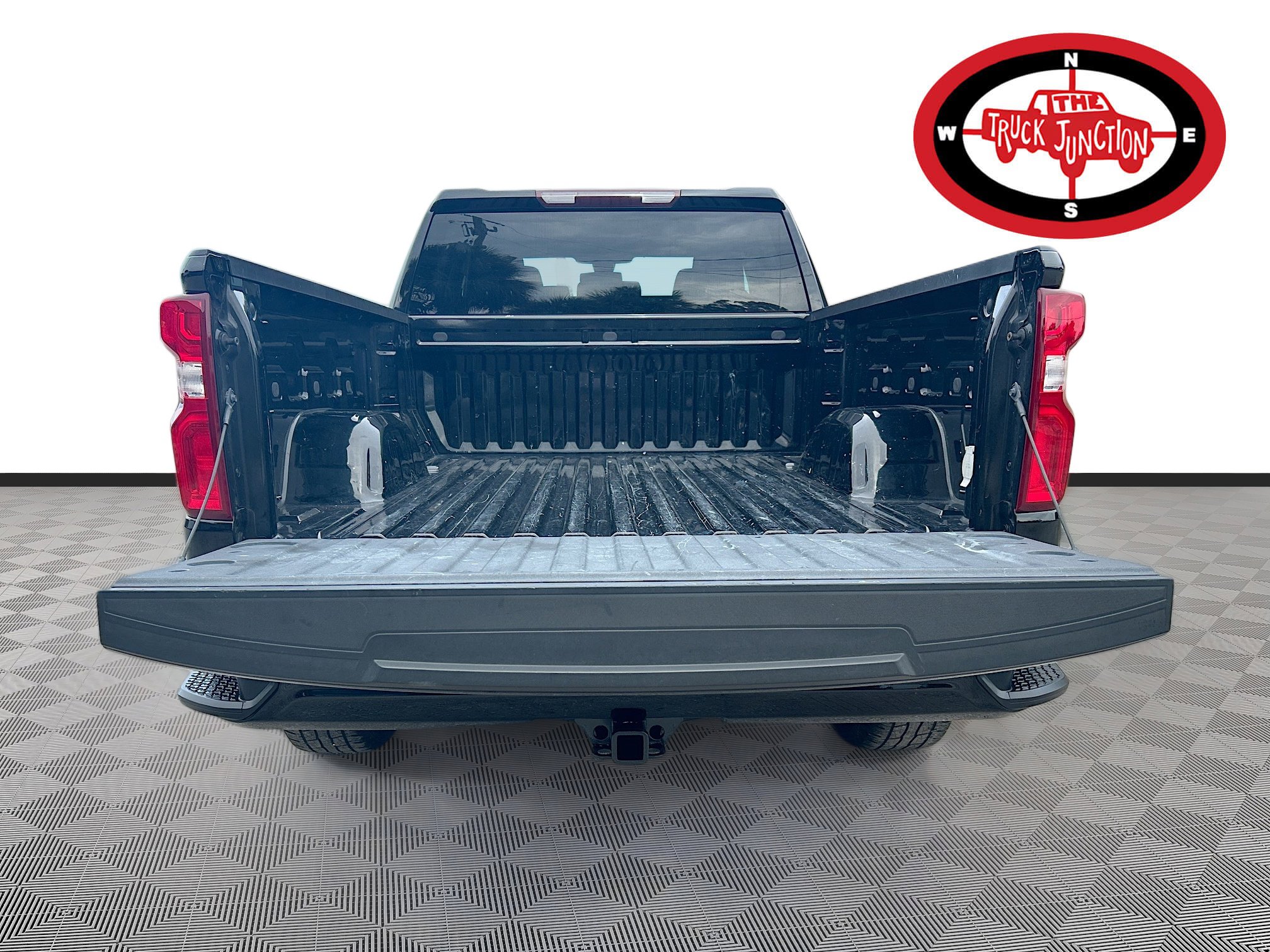 Used 2021 Chevrolet Silverado 1500 Custom w/ Safety Confidence Package image 24