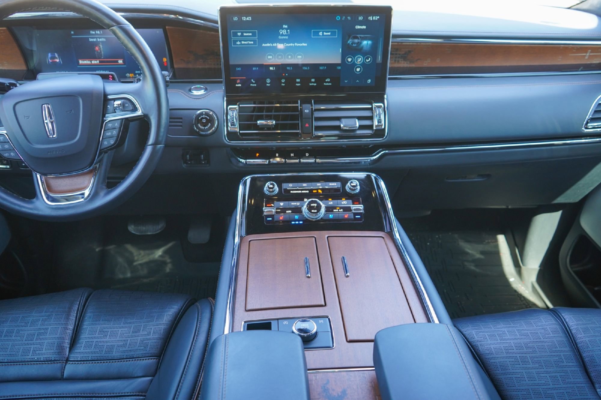 Used 2024 Lincoln Navigator Black Label image 18