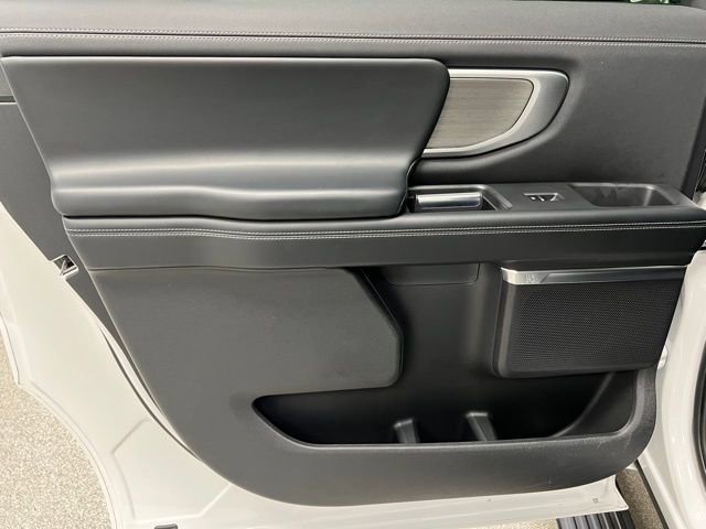 Used 2025 Ford Expedition Max Platinum AWD/4WD image 41