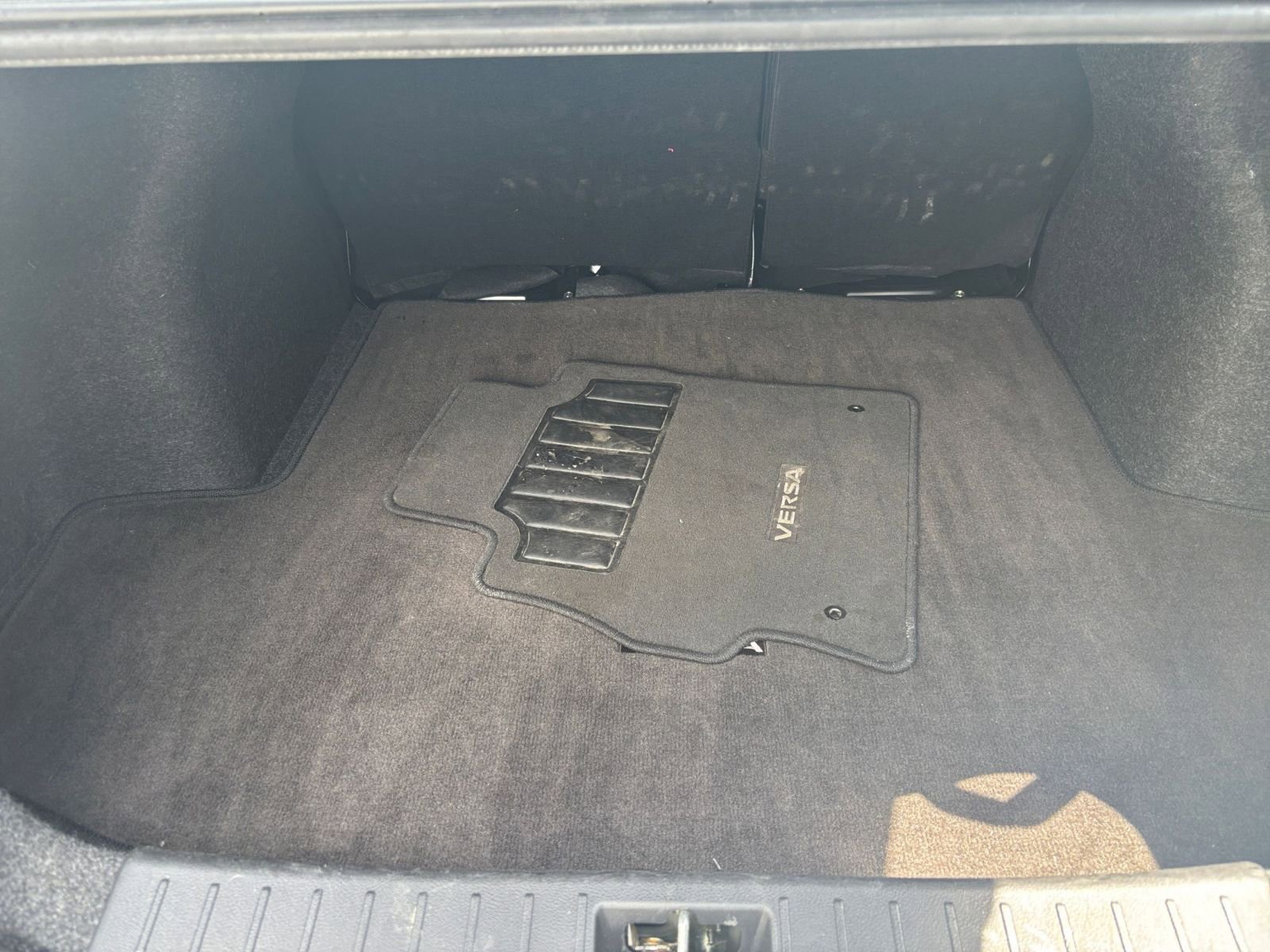 Used 2025 Nissan Versa SV FWD image 25