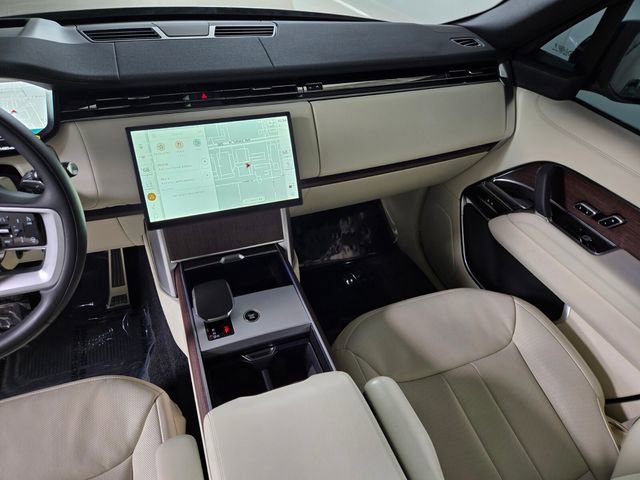 Used 2024 Land Rover Range Rover SE image 18
