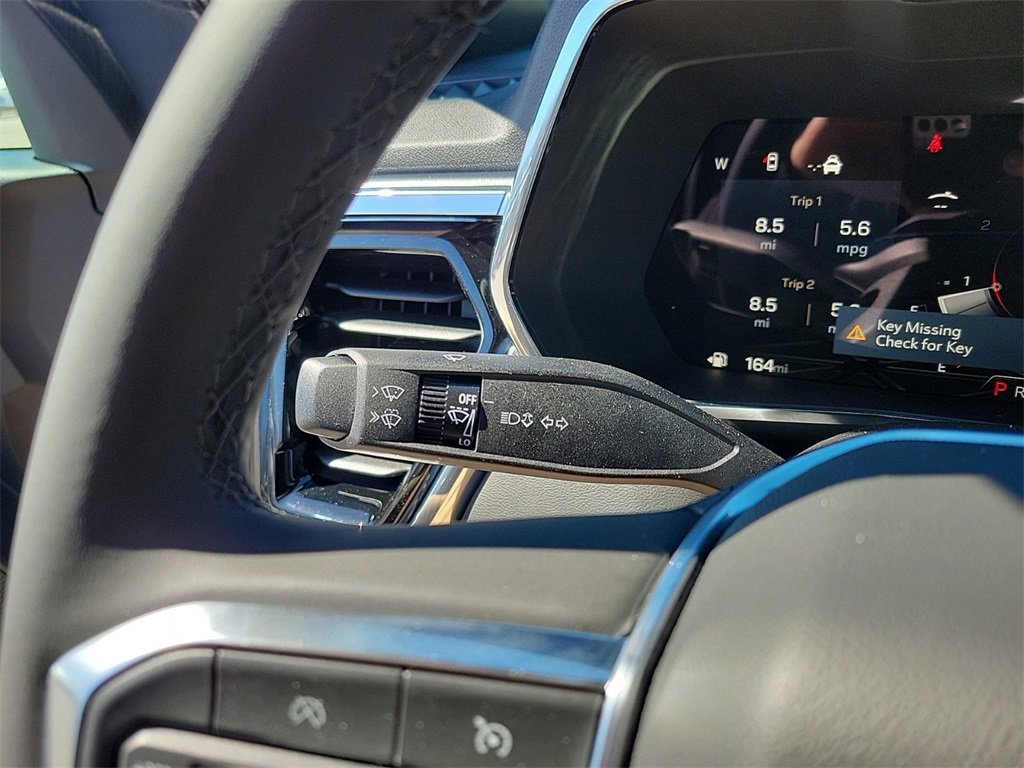 New 2025 GMC Canyon Elevation w/ Technology Package image 16