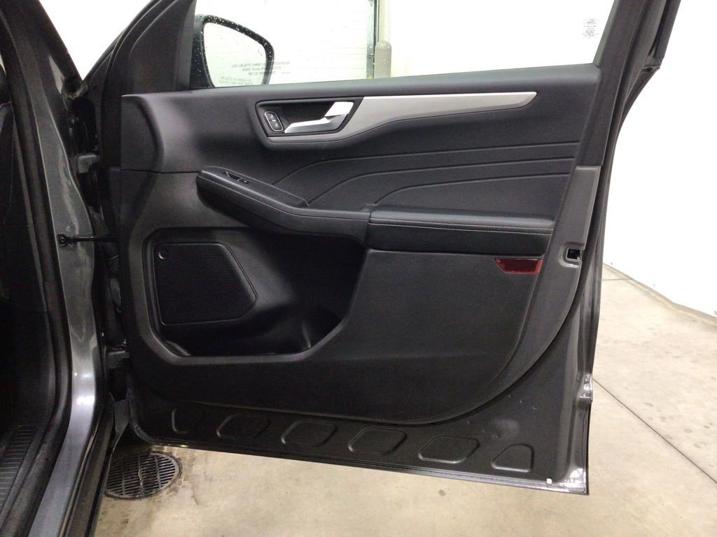 Used 2023 Ford Escape Platinum image 35
