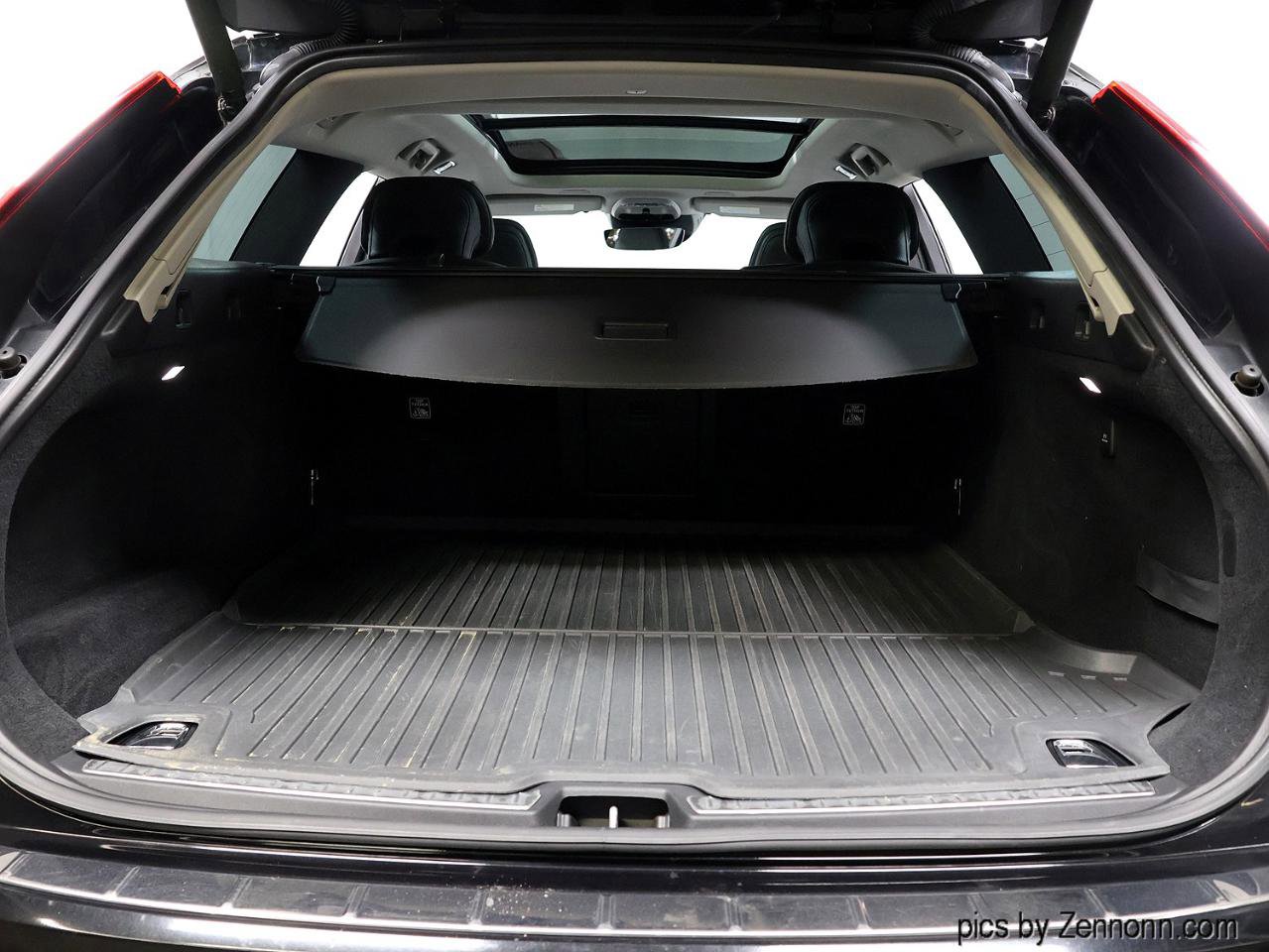 Used 2020 Volvo V90 T6 Cross Country w/ Protection Package Premier AWD/4WD image 27