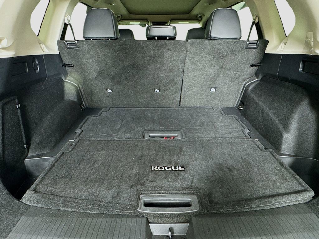 Used 2021 Nissan Rogue SL w/ Premium Package image 29