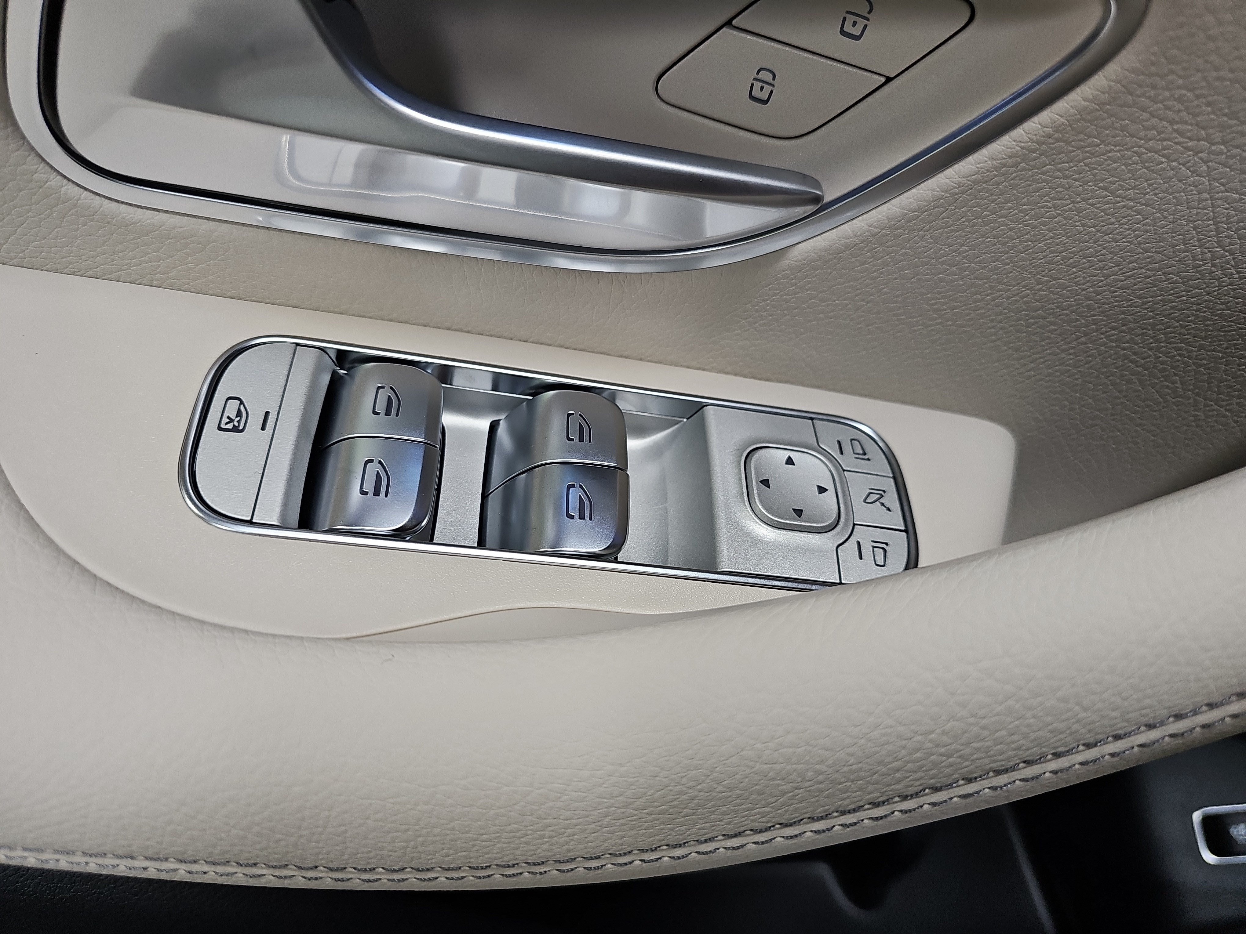 New 2026 Mercedes-Benz GLS 450 4MATIC image 30