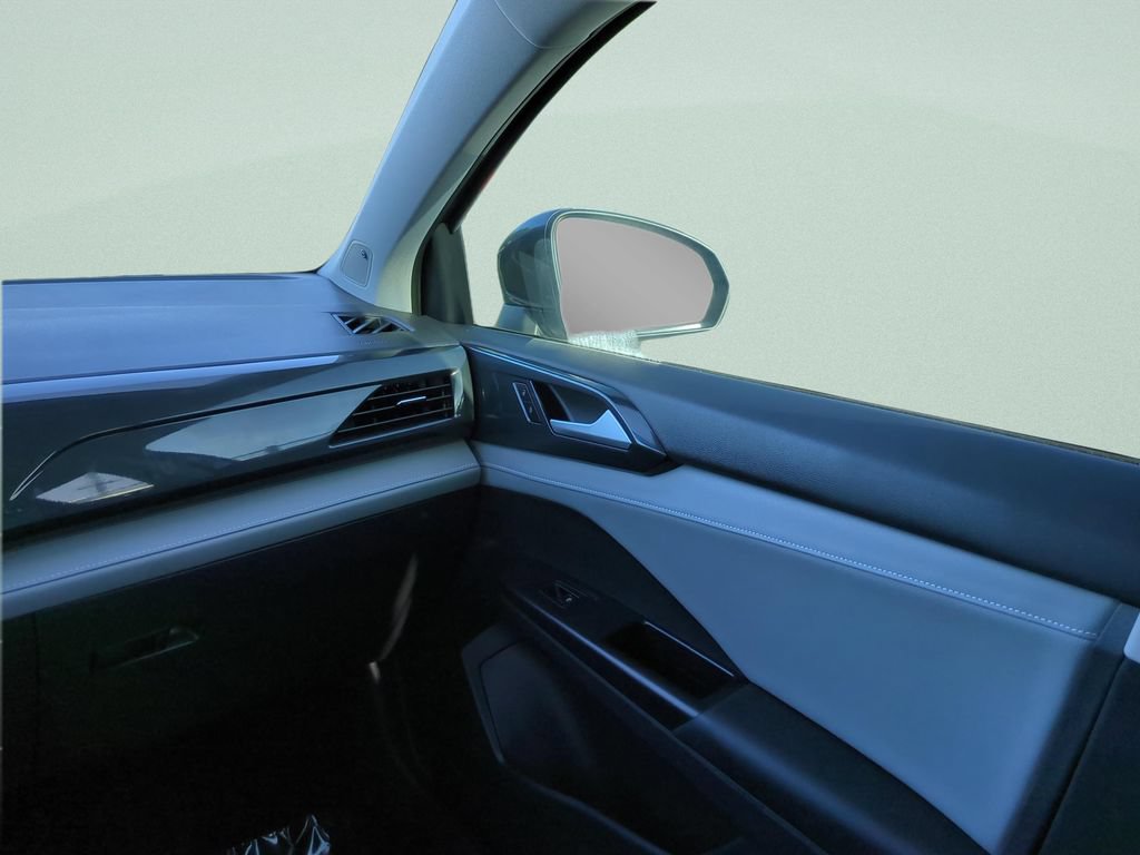 Used 2022 Volkswagen Taos SEL w/ Panoramic Sunroof Package AWD/4WD image 13