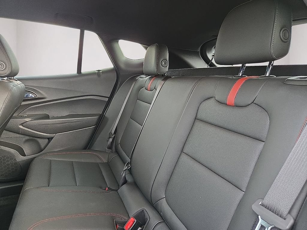Used 2026 Chevrolet Trax RS w/ Sunroof Package FWD image 9
