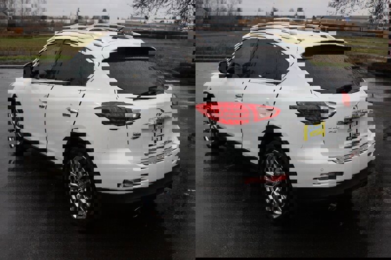 Used 2011 INFINITI EX35 Journey w/ Premium Pkg image 3