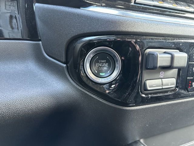 Used 2025 GMC Sierra 1500 SLT w/ SLT Premium Plus Package image 16