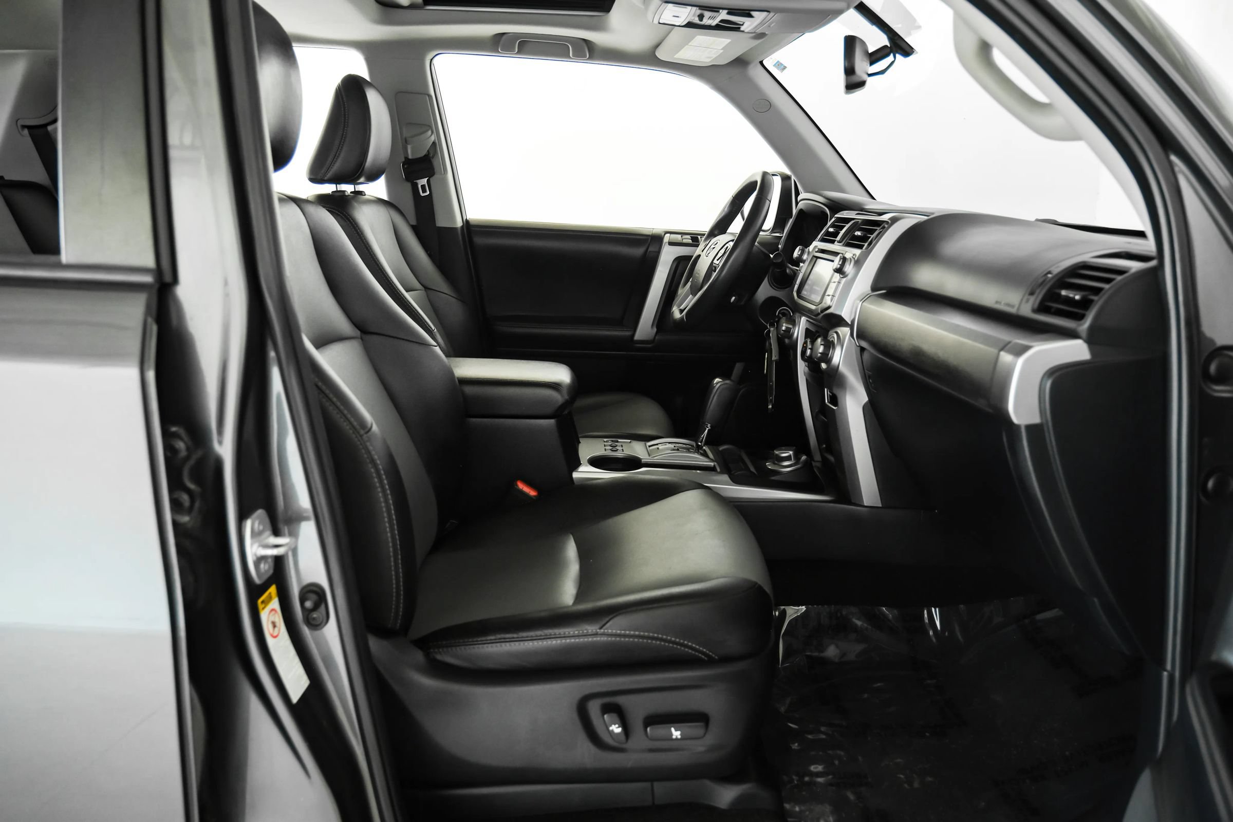 Used 2018 Toyota 4Runner SR5 Premium AWD/4WD image 28