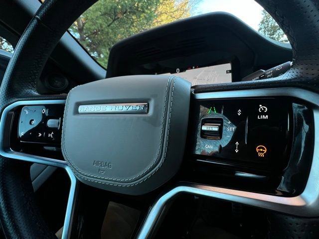 Used 2023 Land Rover Range Rover Evoque R-Dynamic S image 7