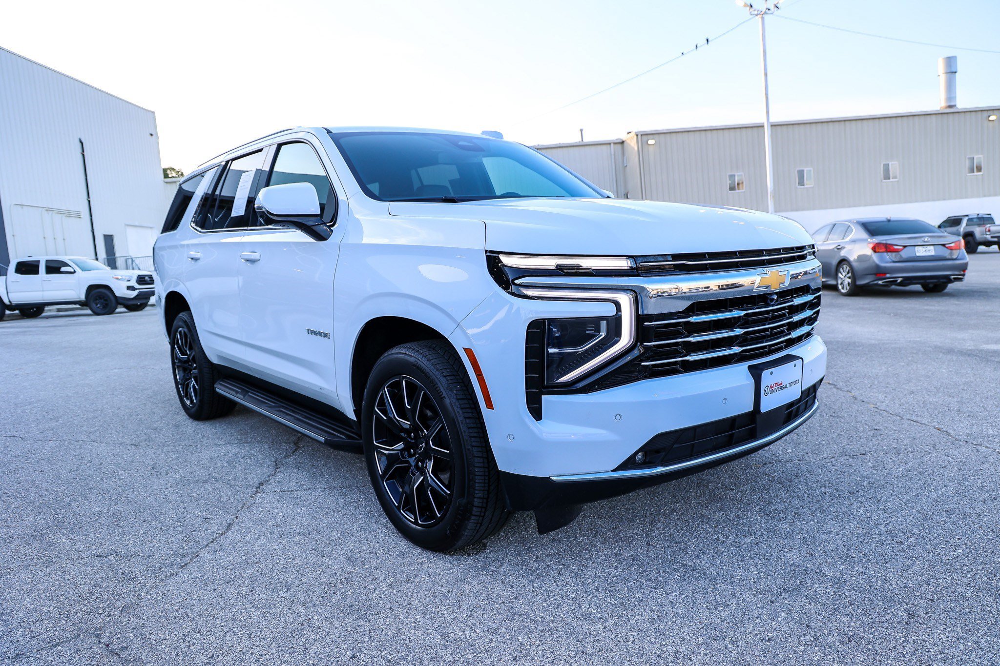 Used 2026 Chevrolet Tahoe LT w/ Comfort Package AWD/4WD image 5