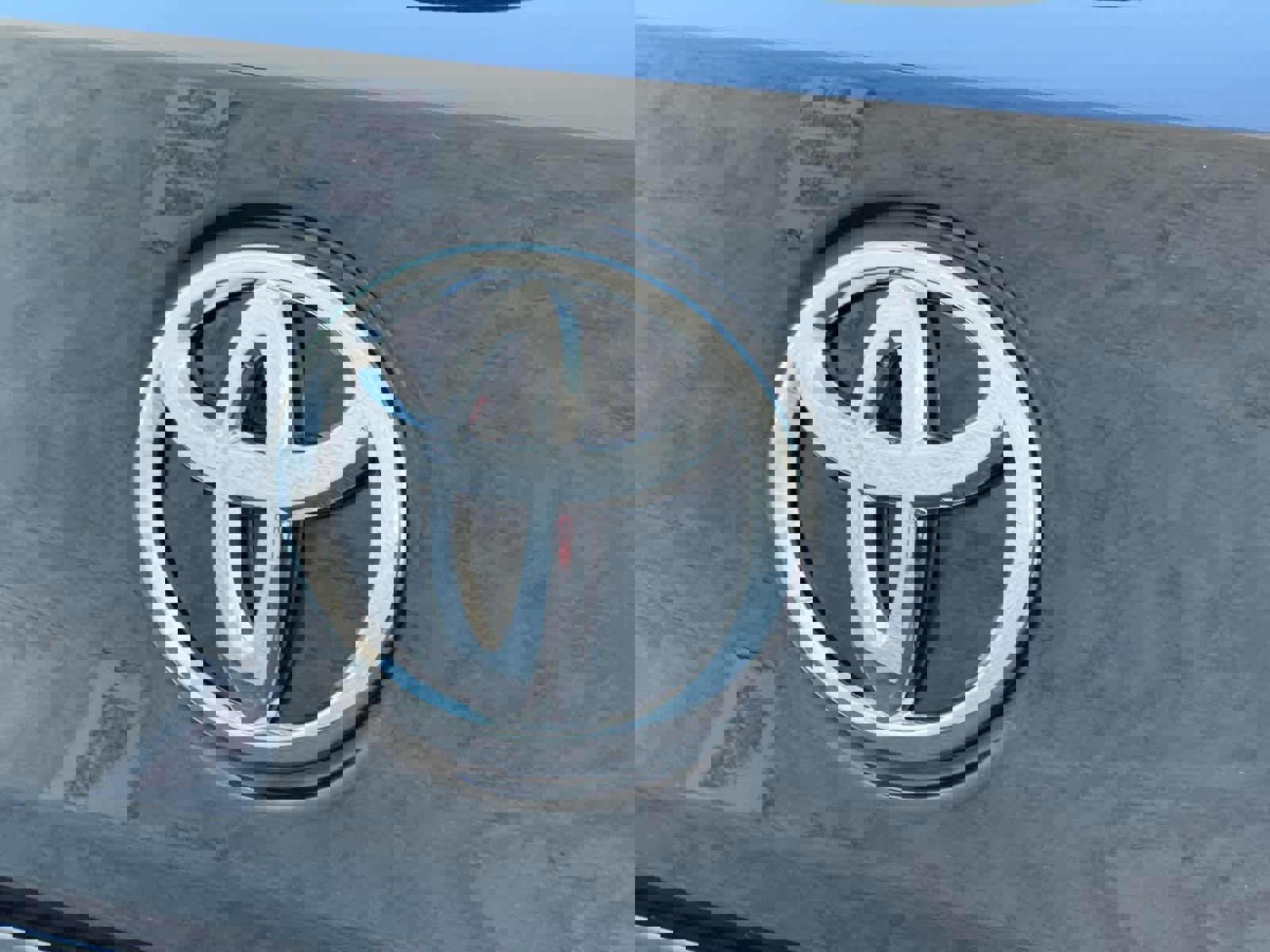 Used 2024 Toyota Corolla Cross LE image 23