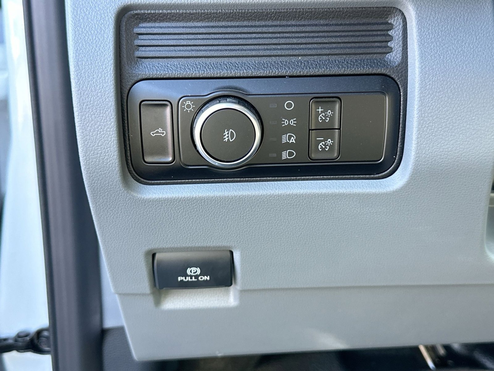 New 2026 Ford F550 4x4 Crew Cab Super Duty w/ XL Chrome Package image 18