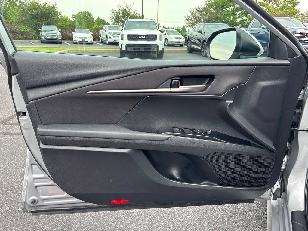 Used 2025 Toyota Camry LE FWD image 12