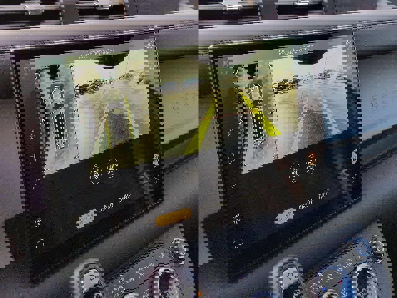 Used 2024 Land Rover Defender 130 S image 32