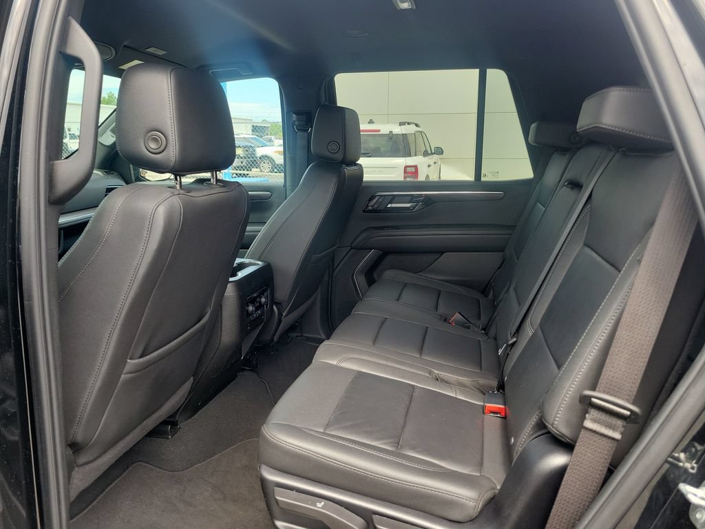 Used 2025 Chevrolet Tahoe LT RWD image 18