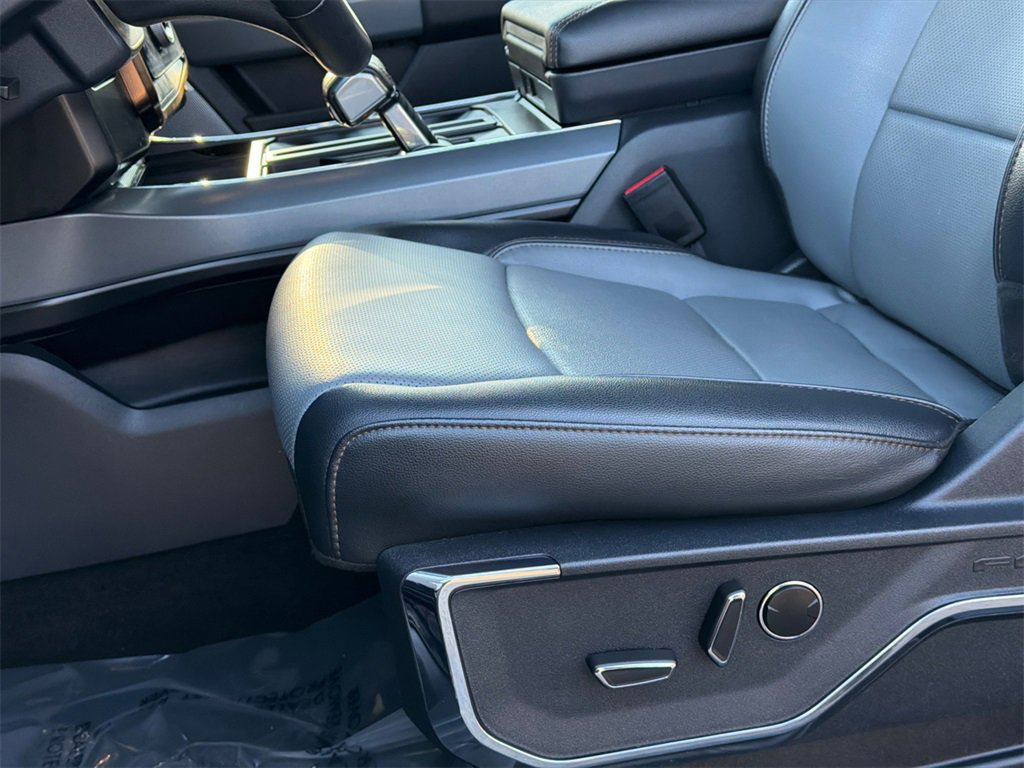 Used 2023 Ford F150 Lightning Lariat image 17