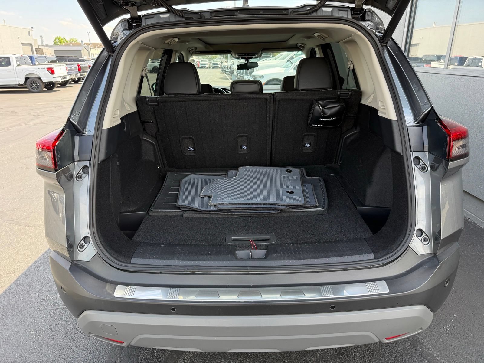 Used 2021 Nissan Rogue SV w/ Premium Package AWD/4WD image 38