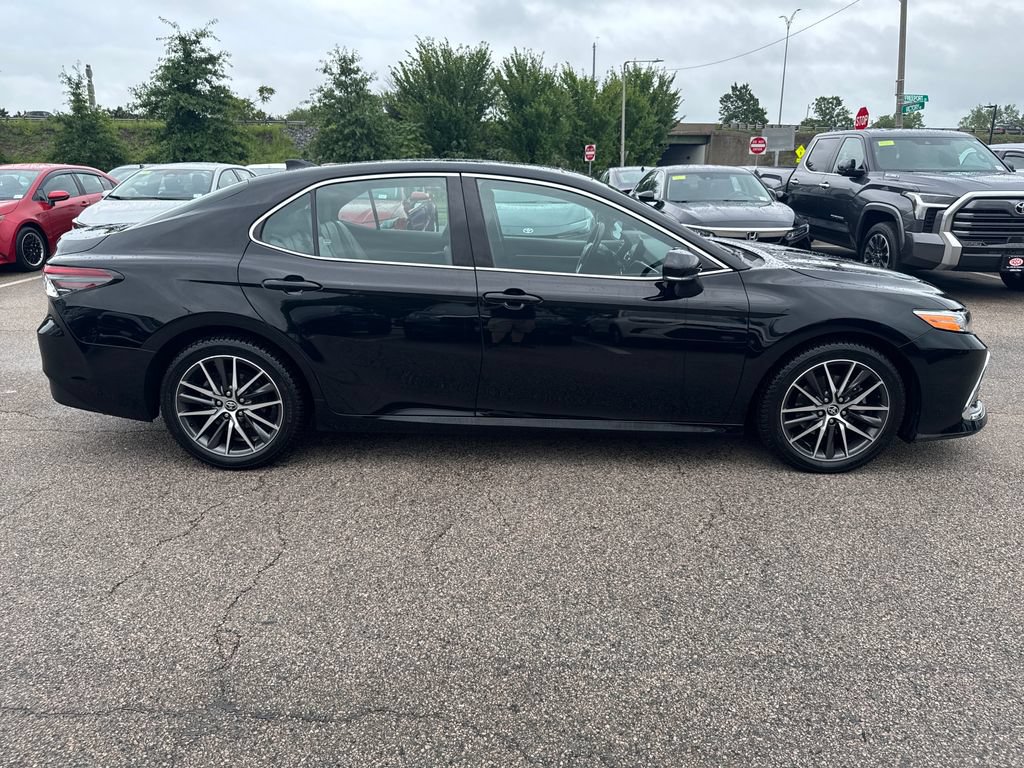 Used 2022 Toyota Camry XLE AWD/4WD image 8