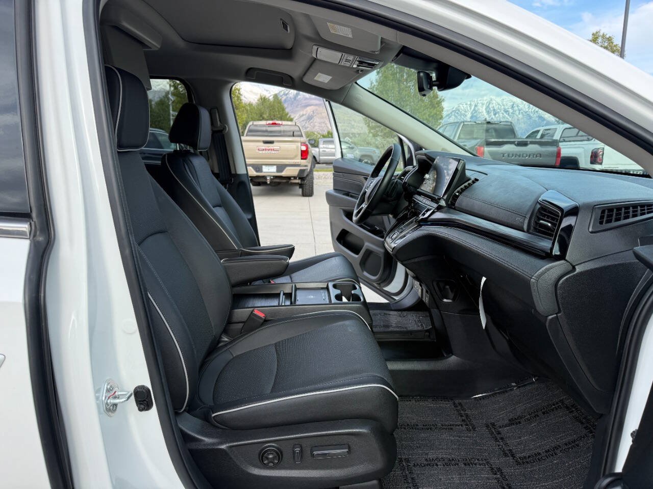 Used 2026 Honda Odyssey Elite image 28