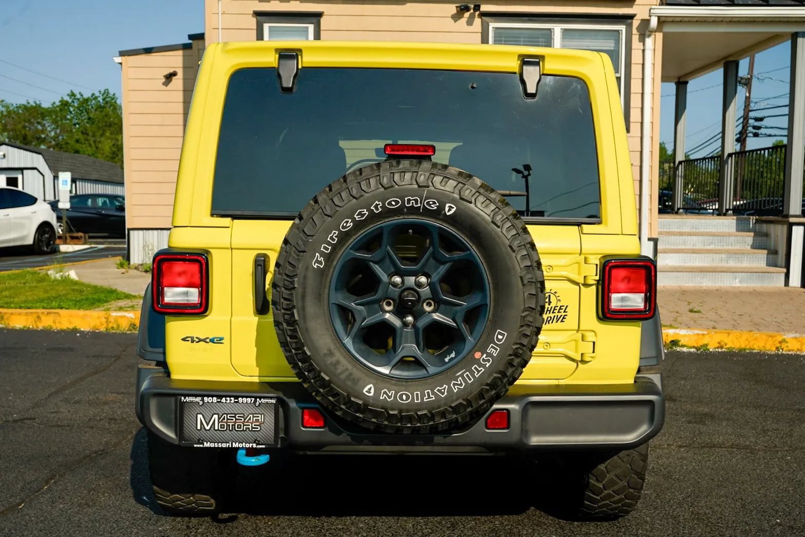 Used 2023 Jeep Wrangler Unlimited w/ Sun & Screen Package AWD/4WD image 6