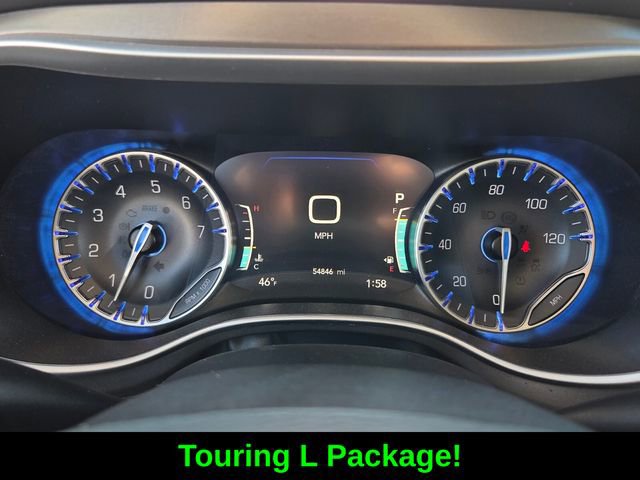 Used 2024 Chrysler Pacifica Touring-L FWD image 32