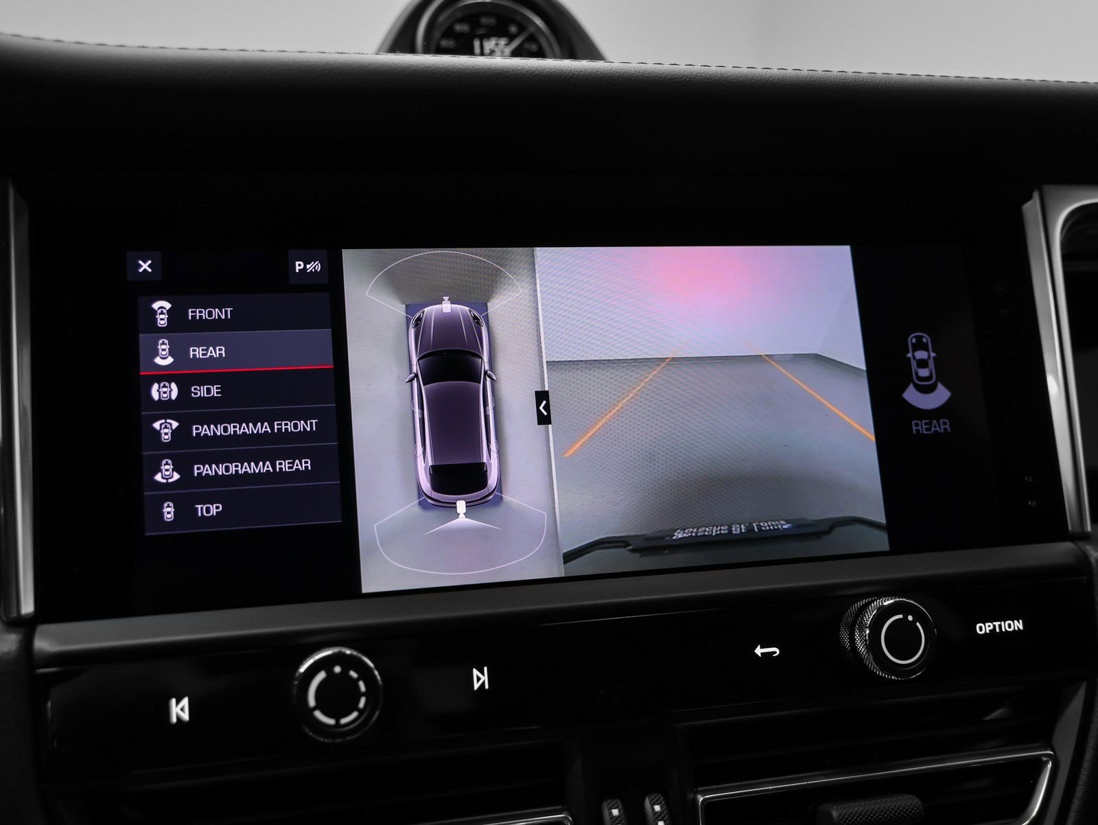 Certified 2026 Porsche Macan image 40