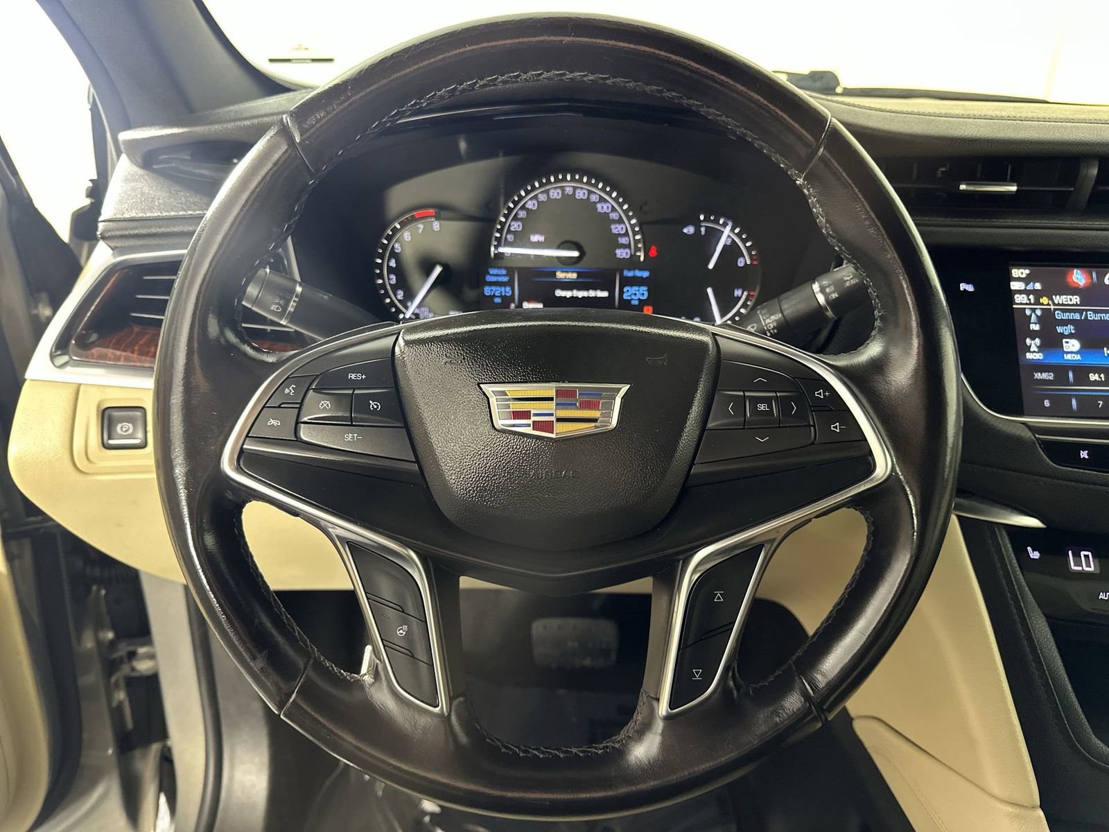 Used 2018 Cadillac XT5 Luxury w/ LPO, Wheel Lock Package image 14