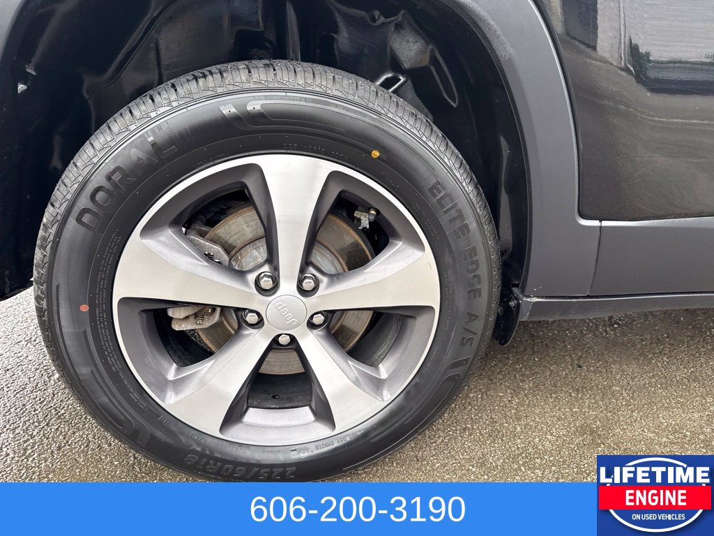 Used 2020 Jeep Cherokee Limited AWD/4WD image 6