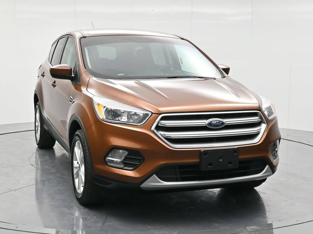 Used 2017 Ford Escape SE AWD/4WD image 3