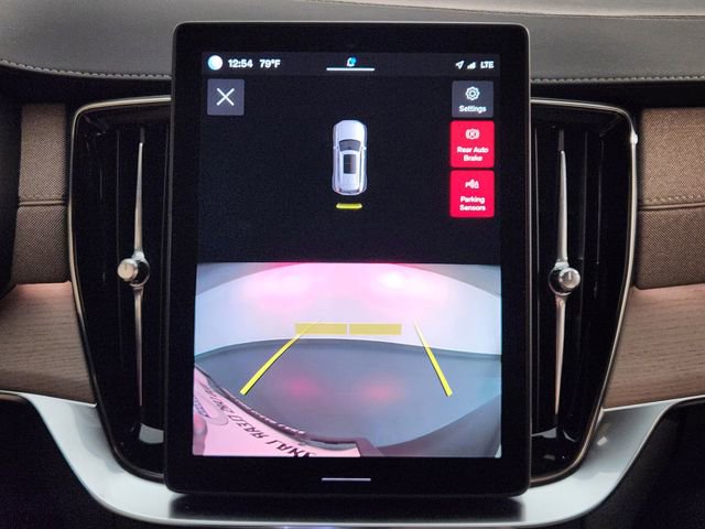 New 2025 Volvo XC90 T8 Core image 18