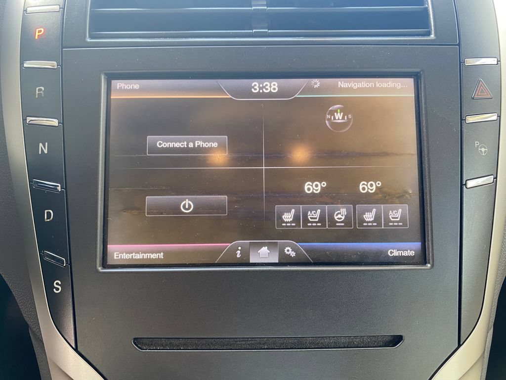 Used 2013 Lincoln MKZ FWD image 16