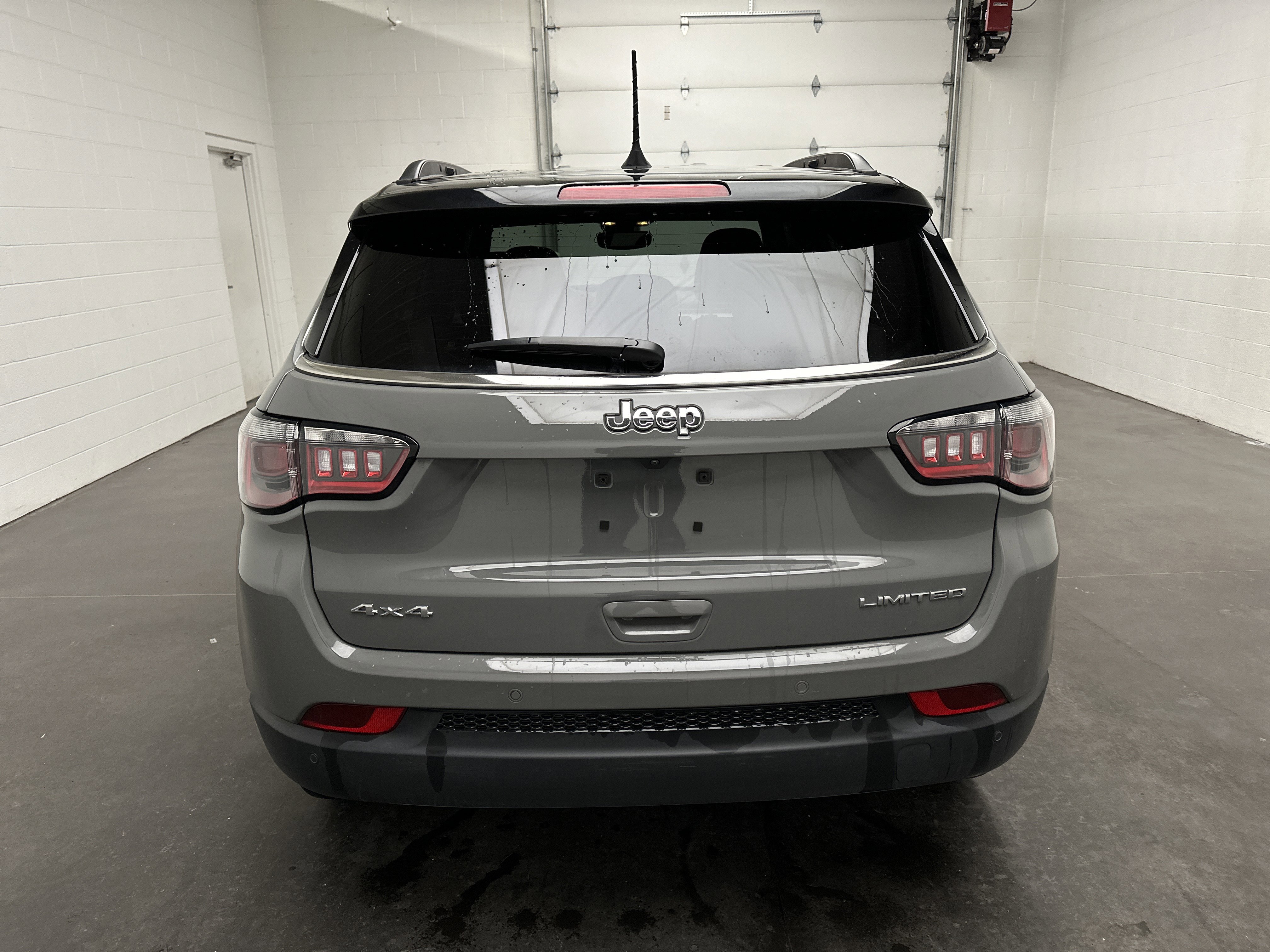 Used 2024 Jeep Compass Limited image 8