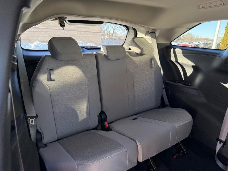 Used 2025 Toyota Sienna LE image 12